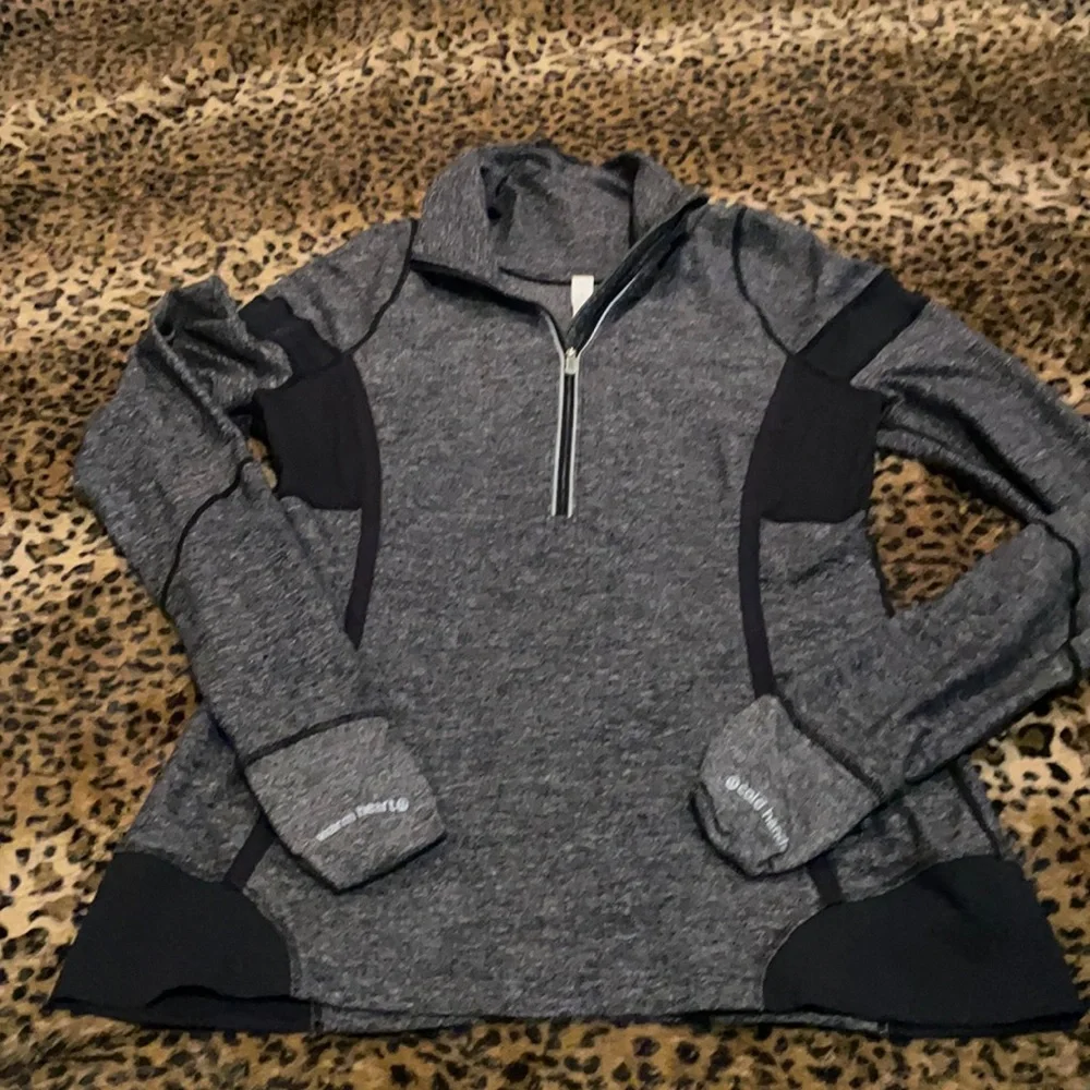 Women’s lululemon athletic/running quarter zip - Picture 1 of 6